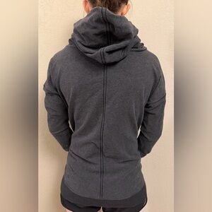 Lululemon Stress Less Hoodie Ladies Sz 6 Charcoal Gray Pullover Sweatshirt VGUC